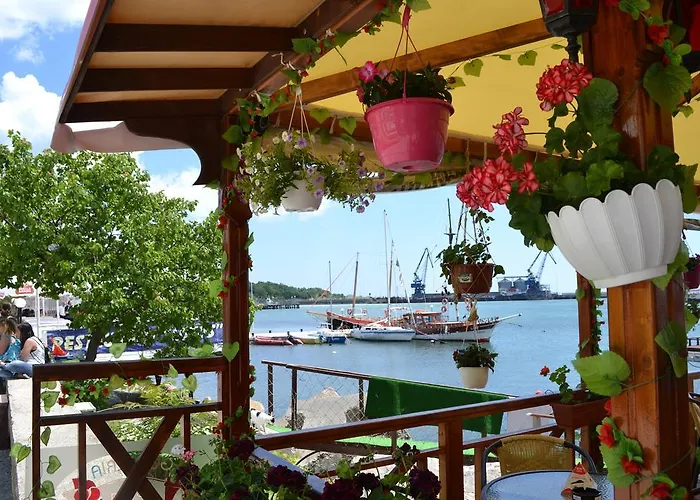 Family Magnolia Hotel