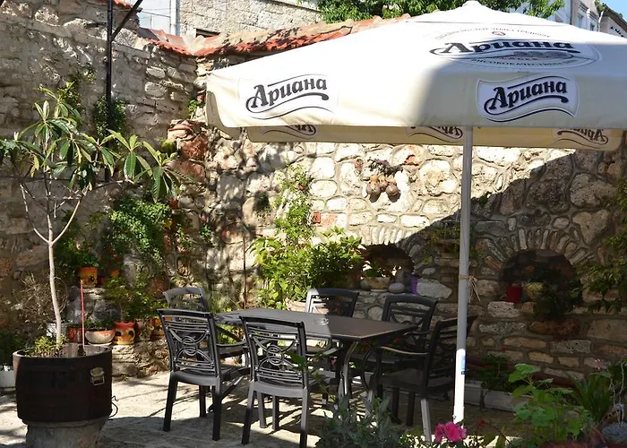 Family Magnolia Hotel