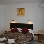 Family Magnolia Hotel